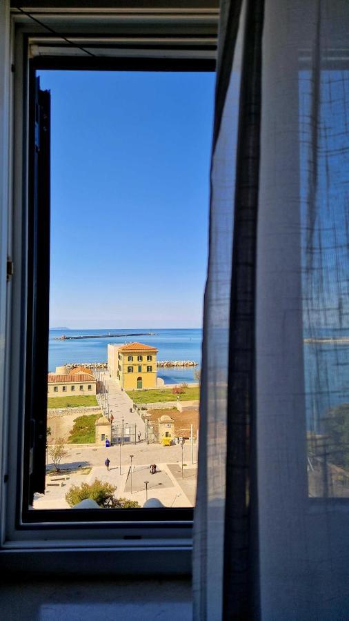 Almare - Sea Front Lägenhet Livorno Exteriör bild