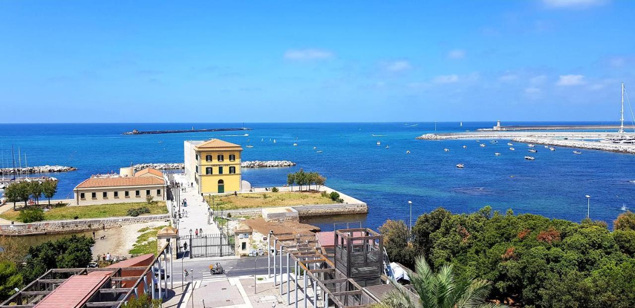 Almare - Sea Front Lägenhet Livorno Exteriör bild